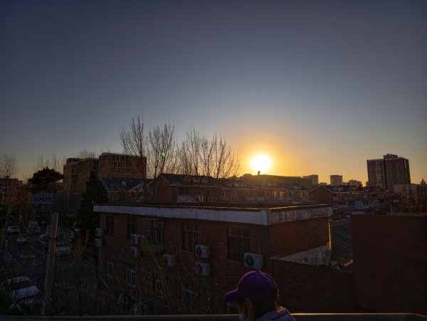 清风落日，京城冬季的傍晚静谧而蔼然